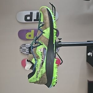Off white Zoom Terra Kiger 5 shoes